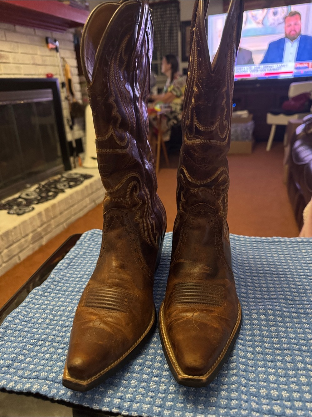 Ariat Brown Leather Pointed Western Boots with Stitch Detailing AS-IS